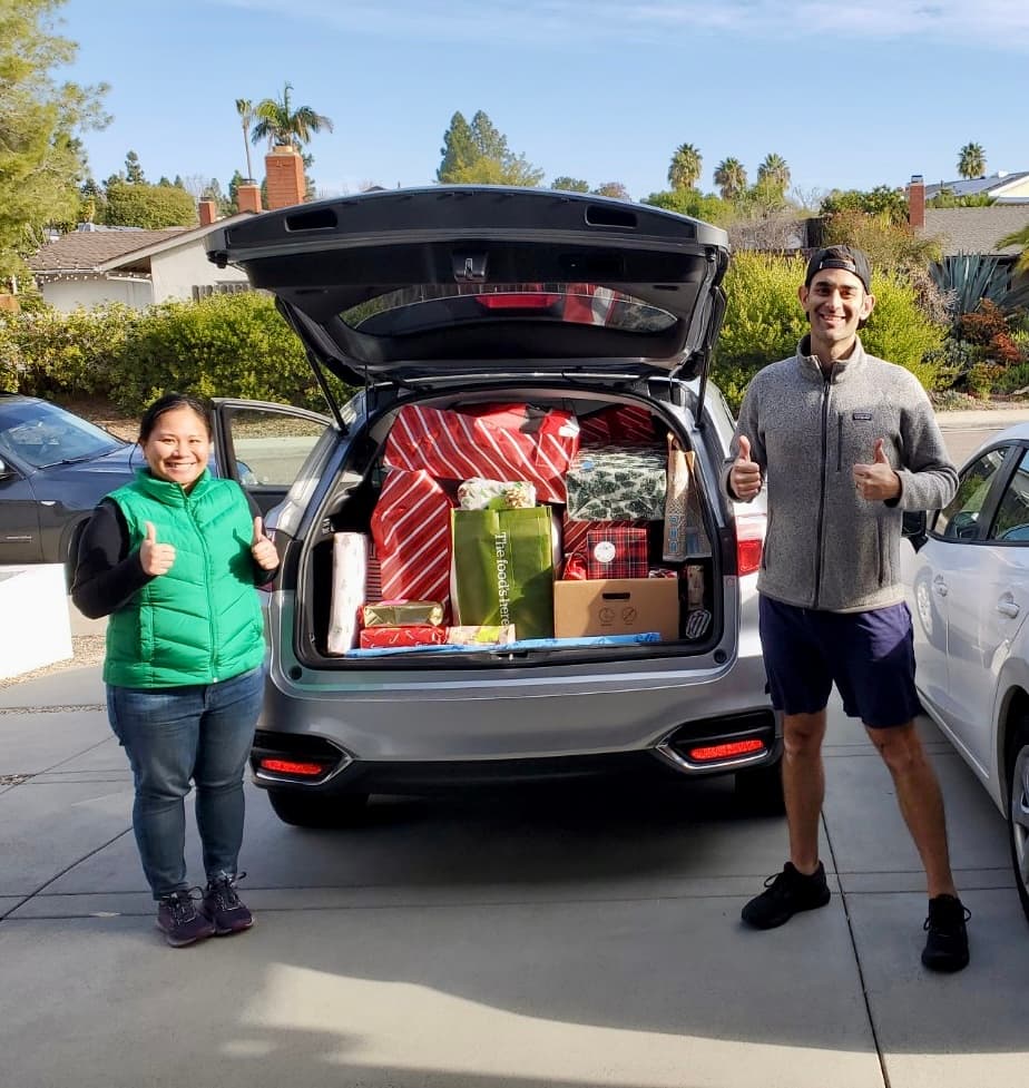 Volunteers helping families